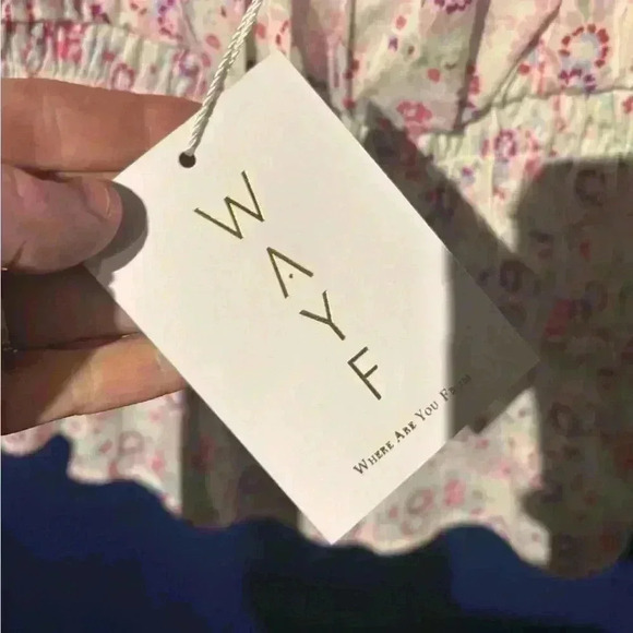 (NWT) WAYF - Floral Print Smocked Waist Top & Puff Sleeves - Picture 7 of 7